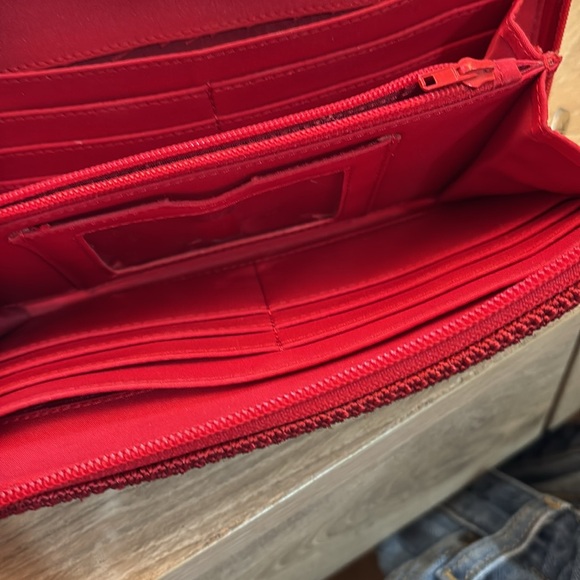 Red sak brand wallet with zipper - Picture 3 of 5
